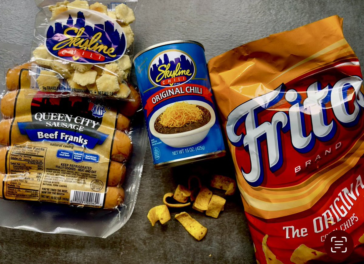 QCSausage's tweet image. Happy 75th Anniversary to our friends at @Skyline_Chili 🌭🎉
#itsskylinetime