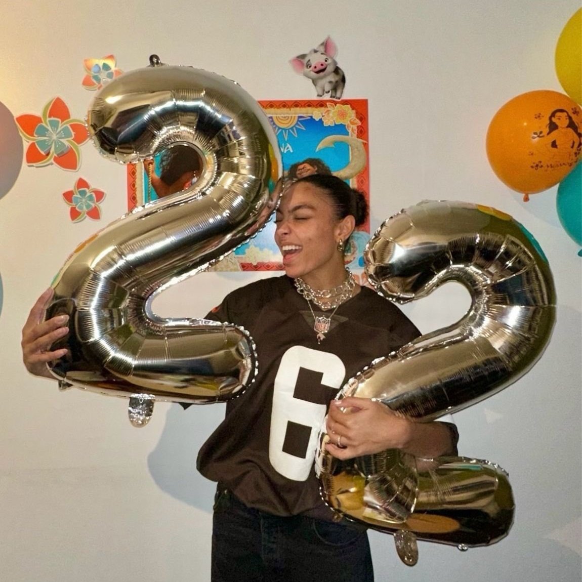 confortanystan's tweet photo. Bday girlll #22DaAny https://t.co/lDEpf4C0BQ