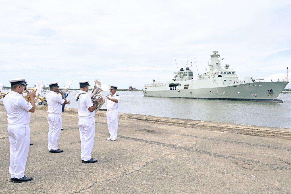 WarshipCam's tweet photo. Royal Navy of Oman Al-Ofouq-class patrol vessel Al-Seeb (Z20) coming into Kochi, India - October 9, 2024 #alseeb #z20
SRC: TW-@IN_HQSNC https://t.co/ebS3Kag0En