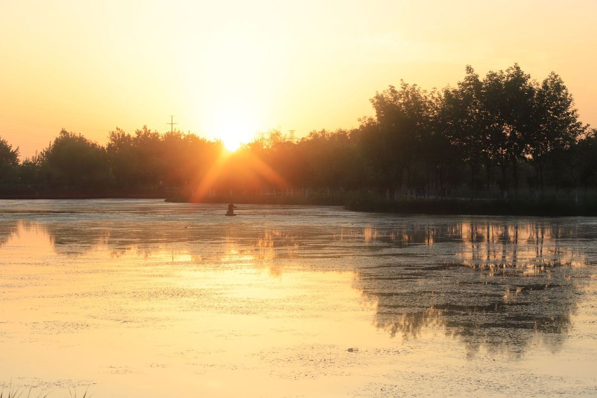 GoJiangsu's tweet photo. Watch the sun rise🌤️ over the beautiful horizon in #Jiangsu province. There's nothing quite like it!😍 #BeautifulJiangsu #runrise https://t.co/XG10Cm4CO8
