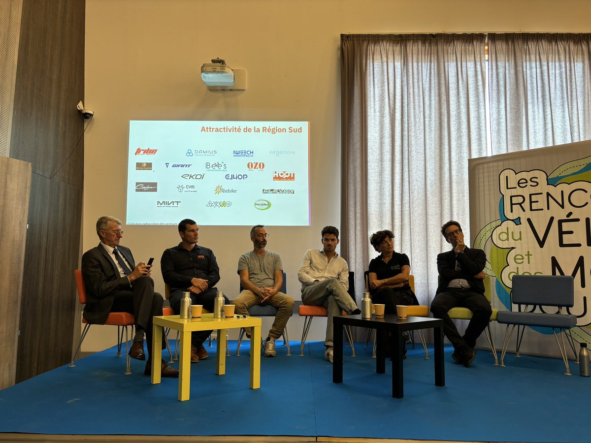 [En ce moment] 🔴 Grand débat aux 3e Rencontres du vélo et des mobilités douces à #Aubagne autour d’un futur cluster régional du vélo 👍 en présence de fabricants de vélo et <a href="/jpserrus/">Jean-Pierre Serrus</a> VP transports de <a href="/MaRegionSud/">Région Sud</a>