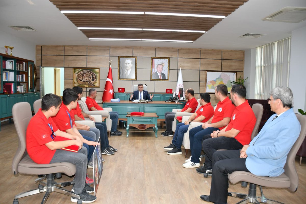 6. GAP Yeşil İnovasyon Proje Yarışması kapsamında hazırladığımız projemiz, 2024 Teknofest Adana'da dereceye girerek büyük bir başarıya imza attı. Şanlıurfa'dan katıldığımız bu proje, sürdürülebilirlik ve yenilikçilik alanlarında önemli bir adım atmamızı sağladı.