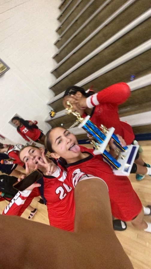 lucasdurbin's tweet photo. Volleyball season is a wrap for 7th &amp; 8th grade middle school..VERY special group if they stay together. BIG FAN here, great season! Maybe 3 losses in 2 years for 8th grade? Big THANKS to coaches❤️ #TeamDurbin https://t.co/JffWXnSdTS