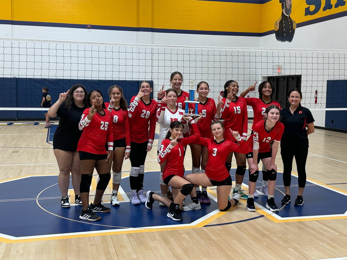 lucasdurbin's tweet photo. Volleyball season is a wrap for 7th &amp; 8th grade middle school..VERY special group if they stay together. BIG FAN here, great season! Maybe 3 losses in 2 years for 8th grade? Big THANKS to coaches❤️ #TeamDurbin https://t.co/JffWXnSdTS