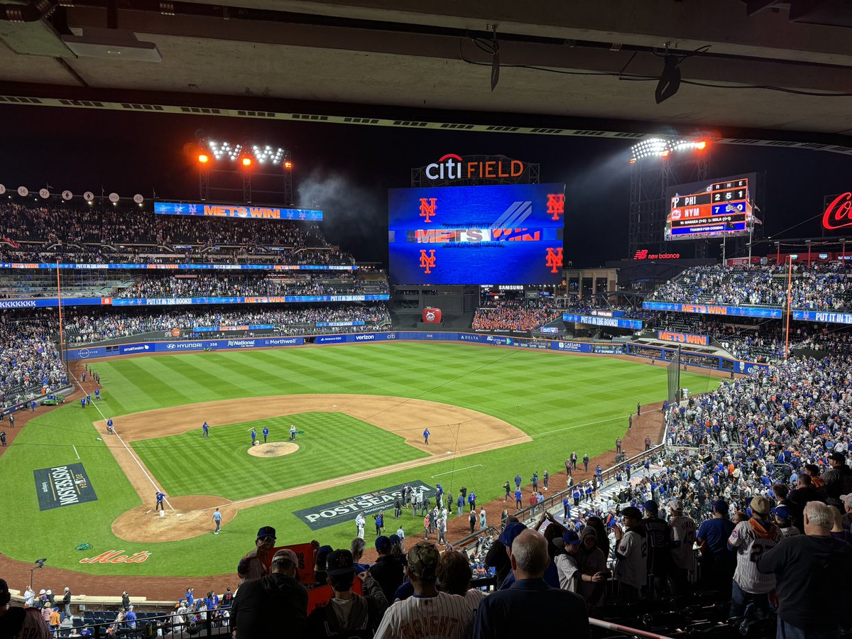 I had butterflies all day yesterday in anticipation of what it would be like to be on the mic for last night’s game.
I’m still buzzing this morning in its aftermath.
What an amazing experience, perfectly capped off with a #MetsWin  
Let’s. Go. Mets. 🧡💙💜