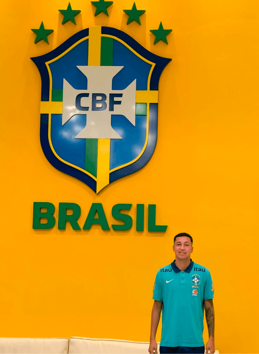 ⚽️👏 Parabéns ao atleta <a href="/Thalys_05/">05_thalys</a> pela convocação para a Seleção Brasileira SUB-20, após se destacar no Palmeiras. Natural de São Miguel dos Campos, Thalys tem conquistado muito no futebol com seu talento e dedicação. Que ele continue alcançando sucesso em sua trajetória.