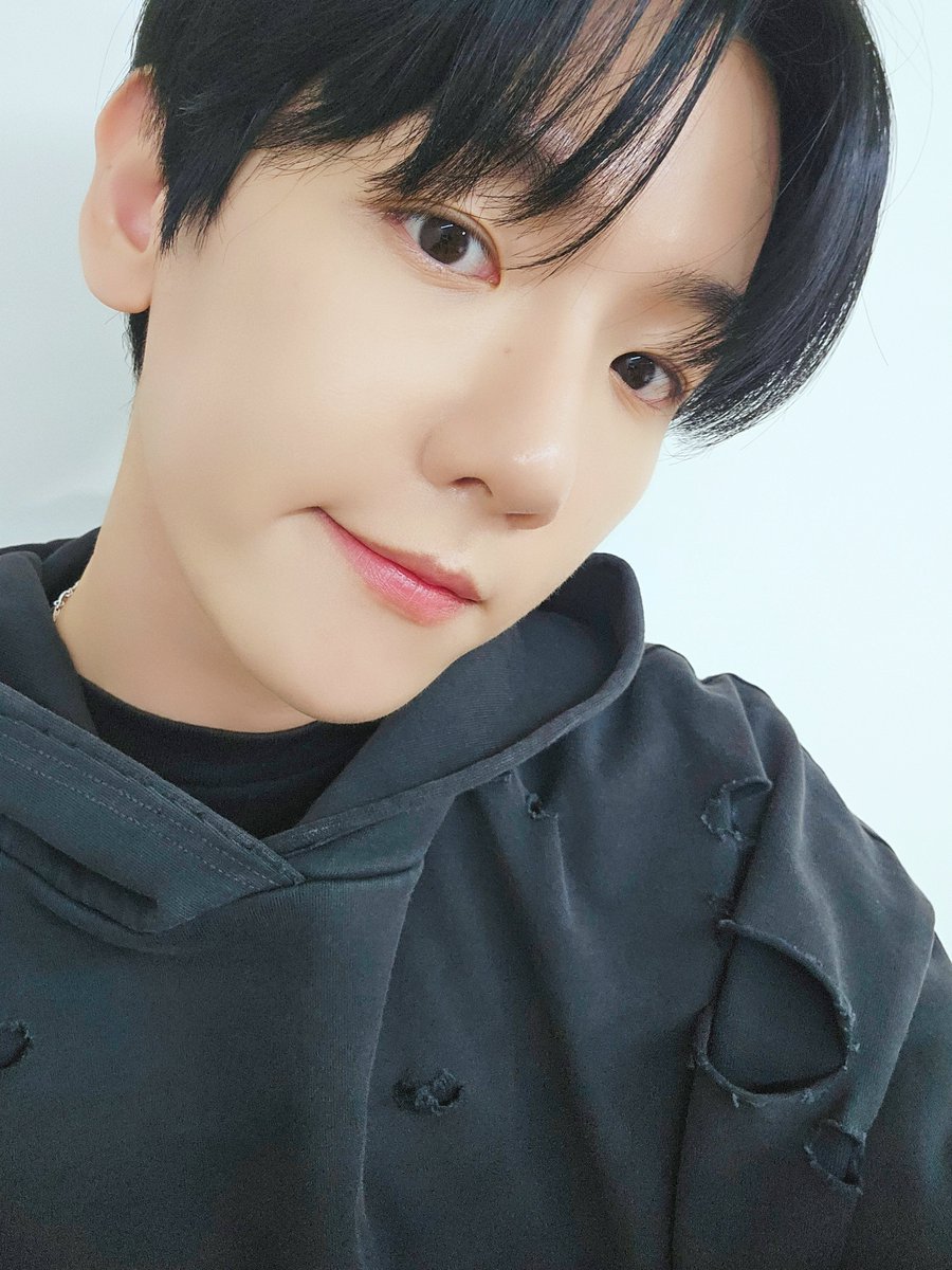 BAEKHYUN_official tweet media