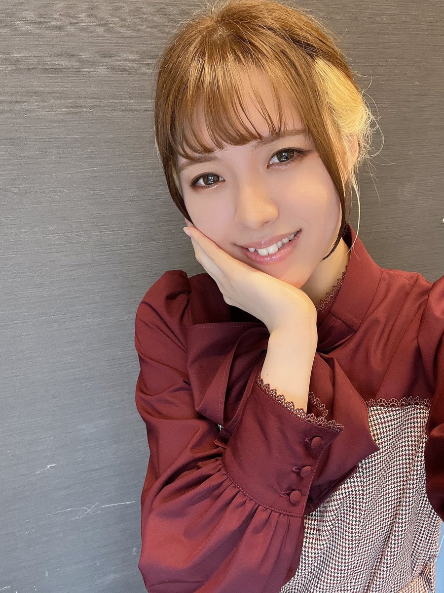 va0324's tweet photo. 一部終了！

今回の配信を決めた理由、引退を決めた真相、前事務所最後の挨拶で感じたS口さんの愛、ミラコスタお泊まりしました、ピピンホットさんラストライブ大変だったこと楽しかったこと、涙の意味など大盛況🤗

二部いまから🎂

開演後もチケット購入可^ ^

Leeさんにファンの皆様からの質問コーナーが大決定‼︎

時間の許す限り、答えられる範囲でLeeさんが回答^ ^

◉配信詳細◉

10/9(水)zoom配信
 【#Lee生誕祭配信2024】

㊗️ハッピーバースデー！10/9誕生日当日！久保の誕生日をお祝いしてくれた 公私共に仲良くしてくれている #Lee さんを我々と皆さんで盛大にお祝いしましょう🥂

・閉じられた配信㊙️話！Leeとして最初で最後となった2/25イベント振り返り！久保生誕祭ライブ見学の感想、雫月Lee時代の思い出、最近のプライベート、仲間との交流、今後も元気な姿見せてくれますか？新しい一年の決意など。

・Leeさんと絡める

・アーカイブ付

第二部22時-
https://t.co/6t700piFnu