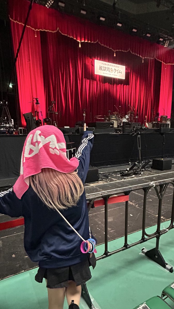 39___mx's tweet image. ハンブレッダーズ武道館
今日が来るの本当にずっと楽しみにしてたからこそ明日から何を楽しみに学校頑張ればいいか分からないくらいには楽しくて大号泣だった😭
まことちゃんとの連番やっぱり楽しいし毎回過去1更新してて最高ありがとう🥹