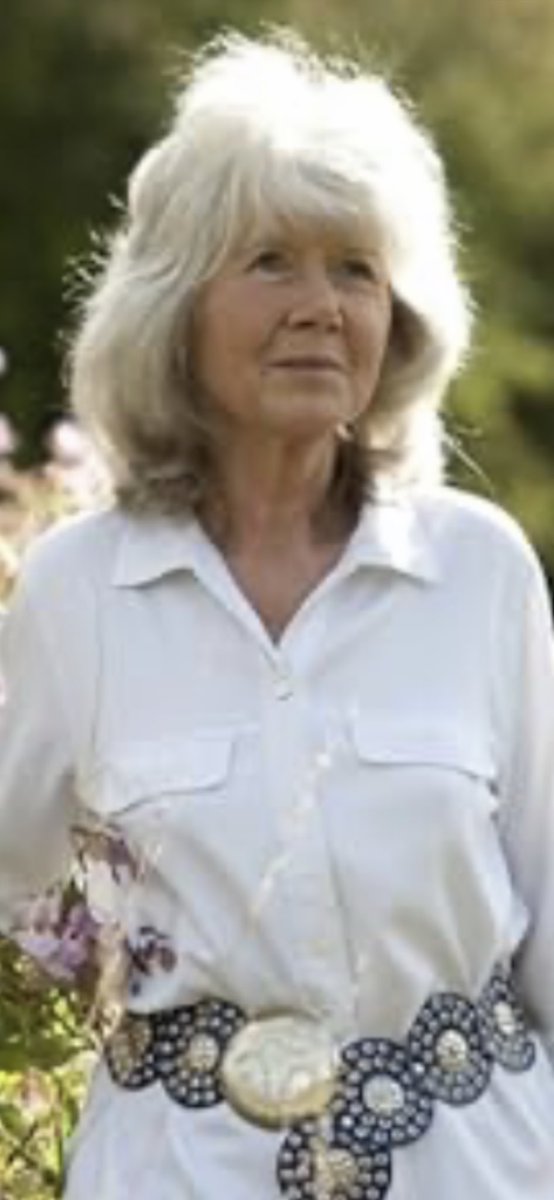 AT LAST #Jillycooper is getting the kudos she has ALWAYS deserved for being a world-class novelist and deliverer of utter JOY through fiction. It is SUCH A HARD THING TO DO and she’s done it for decades. The woman is a living legend and a brilliant, inspirational human! 👏