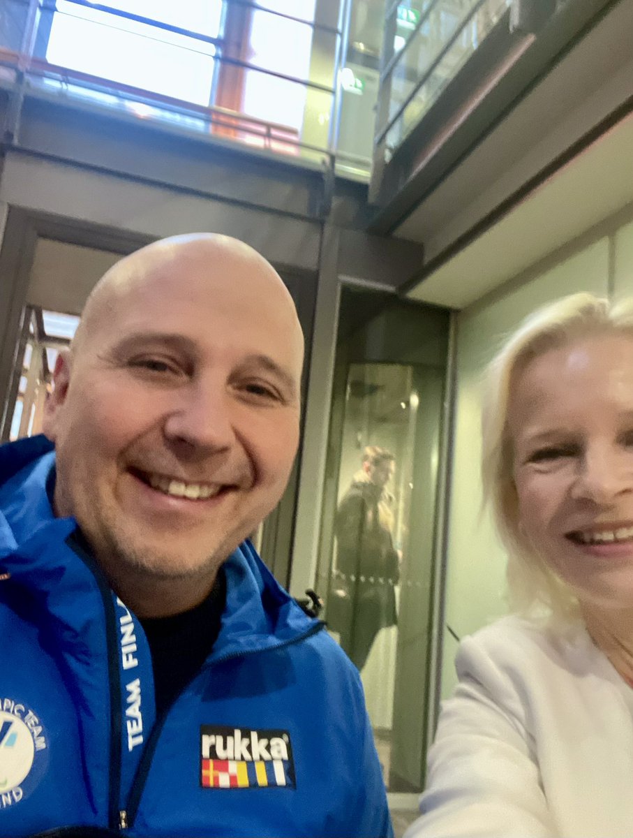 Kuulimme sidosryhmiä hallituksen tasa-arvo-ohjelmasta <a href="/sannigrahn/">Sanni Grahn-Laasonen 🇺🇦</a> ja <a href="/laurarissanen/">Laura Rissanen</a> johdolla. Esillä oli mm. lähisuhdeväkivallan sovittelun kieltäminen, digitaalinen väkivalta ja sukupuoli- ja seksuaalivähemmistöjen asema. Lämmin kiitos kaikille tilaisuuteen osallistuneille! #STM