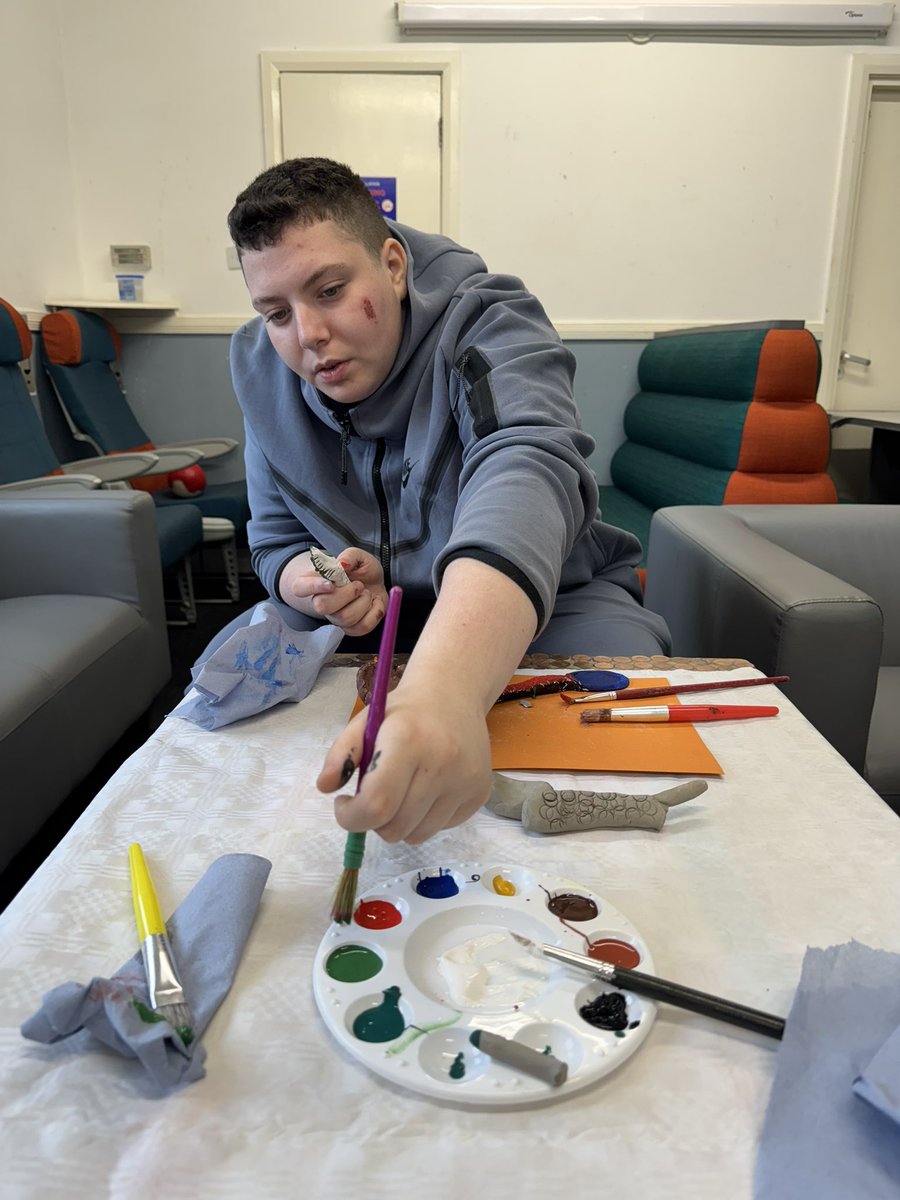 ERAGLENBURN's tweet image. 🎨 In today&apos;s 1-1 session, we painted our clay creations from last week, experimenting with vibrant colors! 🌈 After our planning session for the upcoming weeks, we took ourselves outside for some fresh air.
@stoswaldsglasg1! #art #CreativeFun