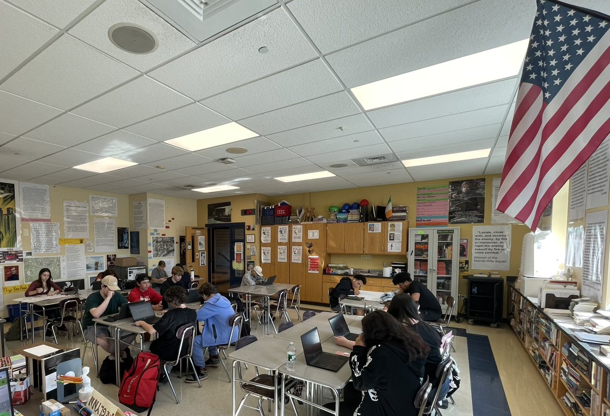 Room 360 for the WIN!
Definitely better than Lunchroom Learning!
Teen Lit collaboration teams
And
ELA make-up work and writing laboratory
#myWINisbetterthanyours