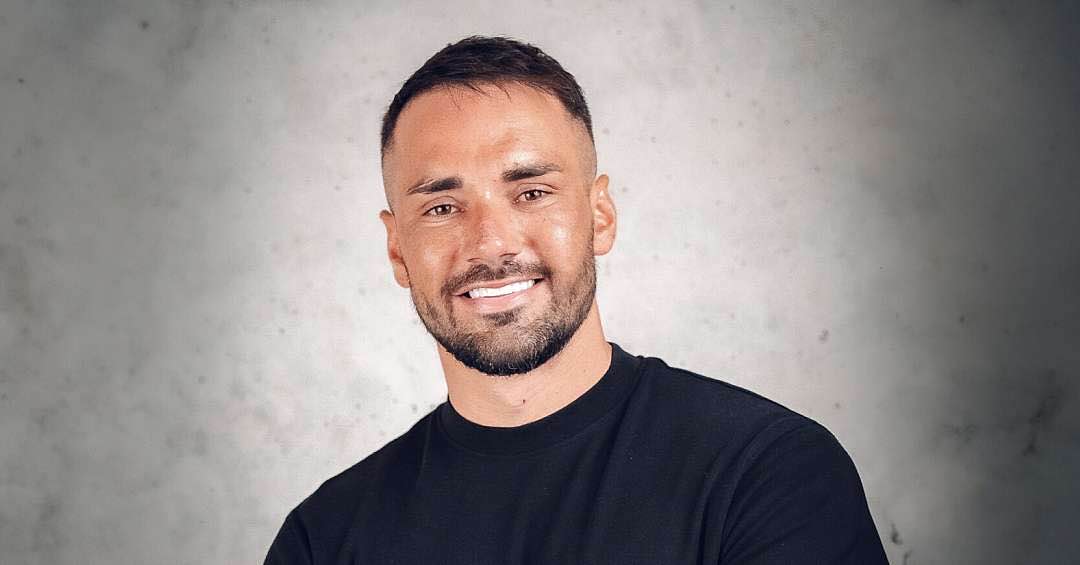 FAST INFO tweet media