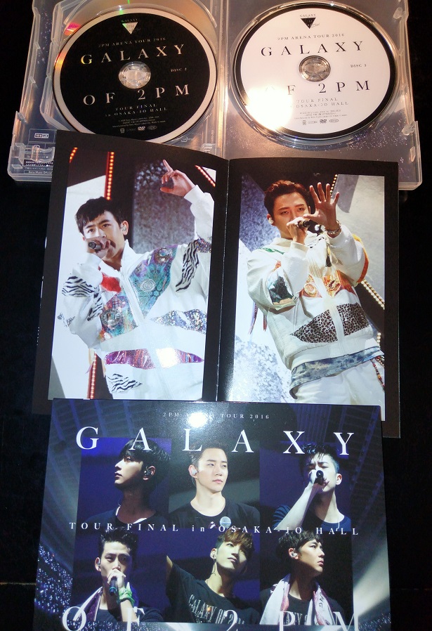 LeeJunhoSpain's tweet photo. For fans only: on sale 3 DVDs NEW! 
Same price + sending:
#Legend 6648yenes aka 40€+taxes
#2PMof2PM 6648yenes aka 40€+taxes
#Galaxy 8000yenes aka 50€+taxes
💛💗♥️💜💙💚
I have it twice, spread the word 🫶
#2PM #LeeJunho #Junho #JunK #Wooyoung #Nichkhun #Chansung #Taecyeon https://t.co/joIQthxa5f
