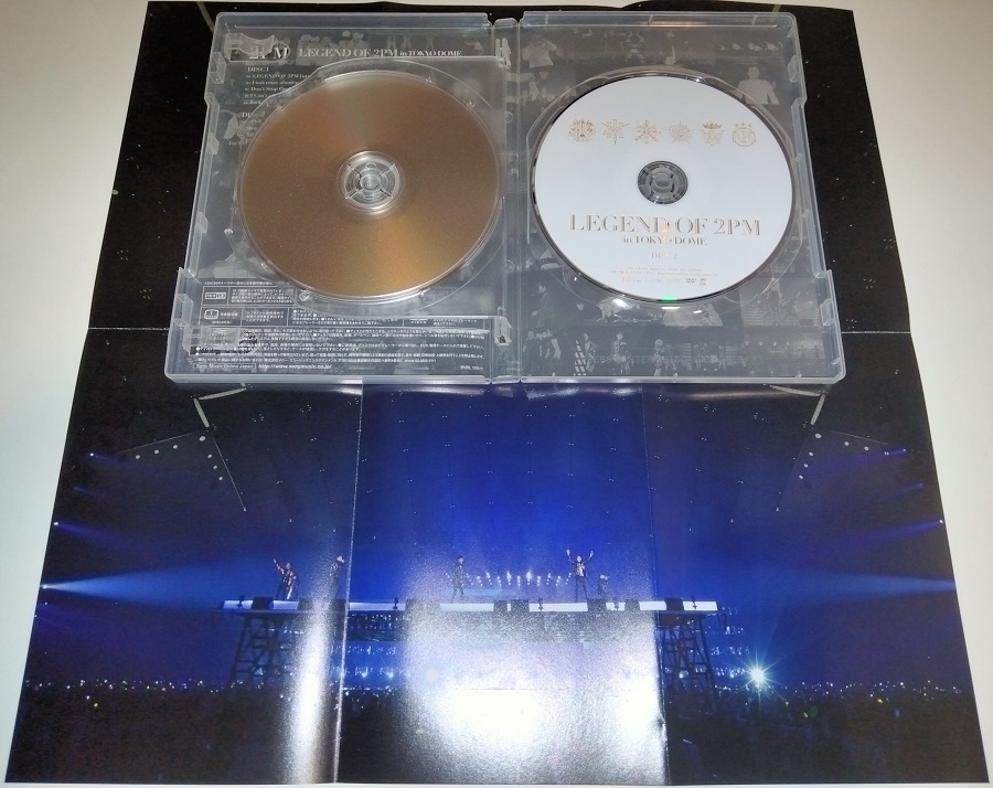 LeeJunhoSpain's tweet photo. For fans only: on sale 3 DVDs NEW! 
Same price + sending:
#Legend 6648yenes aka 40€+taxes
#2PMof2PM 6648yenes aka 40€+taxes
#Galaxy 8000yenes aka 50€+taxes
💛💗♥️💜💙💚
I have it twice, spread the word 🫶
#2PM #LeeJunho #Junho #JunK #Wooyoung #Nichkhun #Chansung #Taecyeon https://t.co/joIQthxa5f
