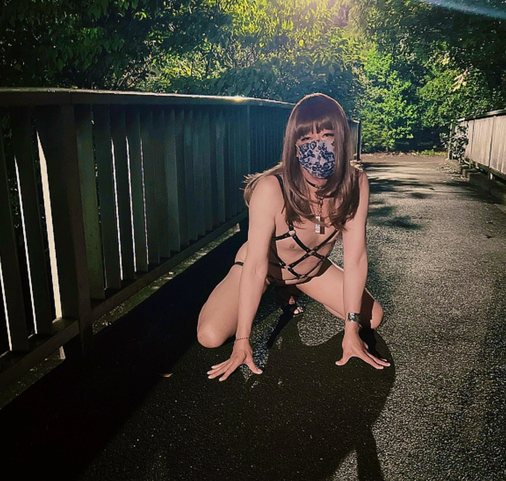 奴隷女装野外露出 