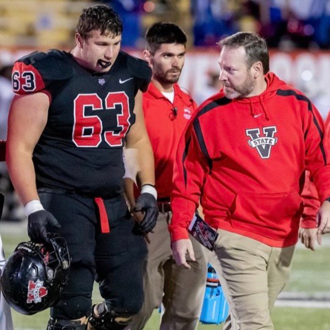 aossm1972's tweet photo. 👏 Shoutout to @coll_66 for kicking off season 19 serving @valdostastate student athletes! Keep up the great work! #AOSSMWin https://t.co/liL72ZgN3I