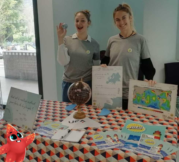 CastexAmandine's tweet photo. Aujourd'hui, nous avons vu à l'@UGrenobleAlpes des animations du @CcstMaster sur les #saisons (@OSUG_fr), les #marées, et la #pollution plastique que subit Stella⭐...
#FDS2024 @EchoSciGre #CSTGre
@LucasMotteM @reyoliviervif @Nika_Kanyhina https://t.co/EXo7y6hsrt