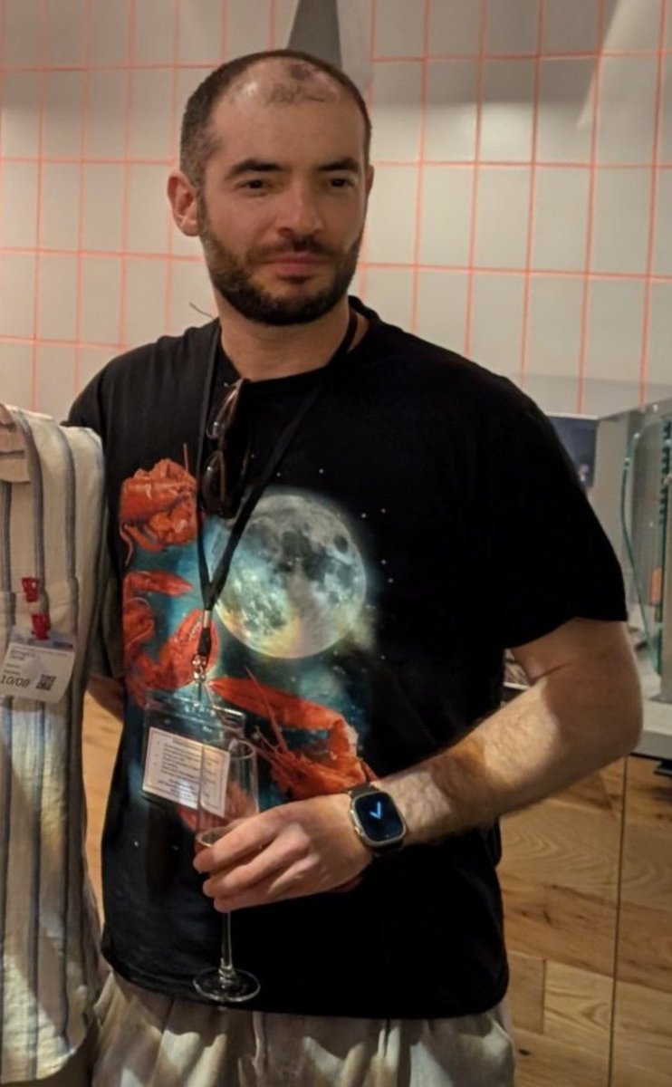 Smoke-away tweet media