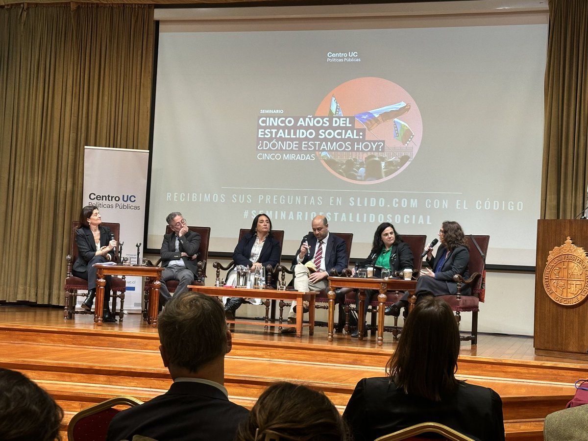 IES Chile (@ieschile) on Twitter photo #Video Hoy <a href="/claudiorar/">Claudio Alvarado R.</a> participó en el Seminario UC "Cinco años del Estallido social", organizado por el <a href="/cppublicasuc/">Centro de Políticas Públicas UC</a> y <a href="/Tele13_Radio/">Tele13 Radio</a>, moderado por <a href="/angelicabulnes/">Angelica Bulnes</a>, y en el cual participaron <a href="/MJNaudon/">María José Naudon</a> <a href="/daltmano/">David Altman</a> <a href="/Antonia_Rivas_P/">Antonia Rivas Palma</a> y <a href="/claudiaheiss/">Claudia Heiss (ella/she/her)</a>.
youtube.com/live/ktd89sbUq… #Video Hoy <a href="/claudiorar/">Claudio Alvarado R.</a> participó en el Seminario UC "Cinco años del Estallido social", organizado por el <a href="/cppublicasuc/">Centro de Políticas Públicas UC</a> y <a href="/Tele13_Radio/">Tele13 Radio</a>, moderado por <a href="/angelicabulnes/">Angelica Bulnes</a>, y en el cual participaron <a href="/MJNaudon/">María José Naudon</a> <a href="/daltmano/">David Altman</a> <a href="/Antonia_Rivas_P/">Antonia Rivas Palma</a> y <a href="/claudiaheiss/">Claudia Heiss (ella/she/her)</a>.
youtube.com/live/ktd89sbUq…