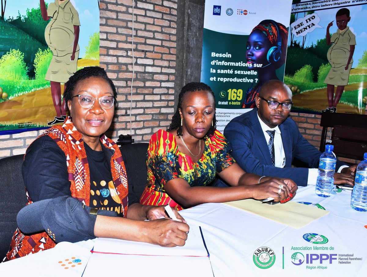 ABUBEF's tweet photo. 3/4.La Directrice Exécutive de l’ABUBEF  @Ulynda21  a précisé que l’appui de @UNFPABurundi couvre les différents aspects dont le renforcement des capacités des prestataires en TC, les services SSRAJ et SSR en situation d’urgence. @IPPFAR @ippf @LZigomo @AndBurundi @pnsr_Bdi https://t.co/mAGbDH6Rg5