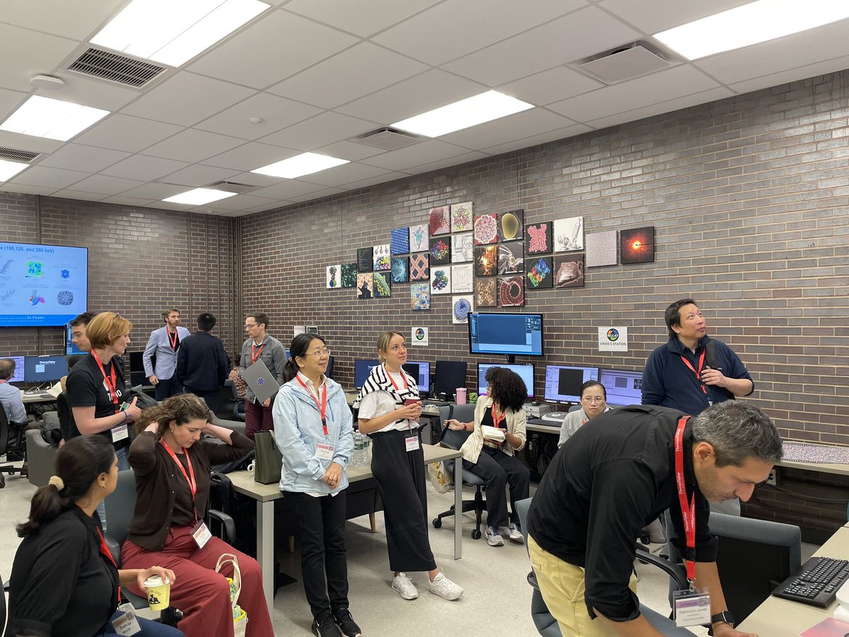 edward_eng's tweet photo. The #NYCISB24 event has started with Workshop Wednesday. 

We are offering 8 workshops to allow attendees an opportunity to learn about the instruments and technologies researchers are using in integrative structural science. https://t.co/14nYVf2Pbp