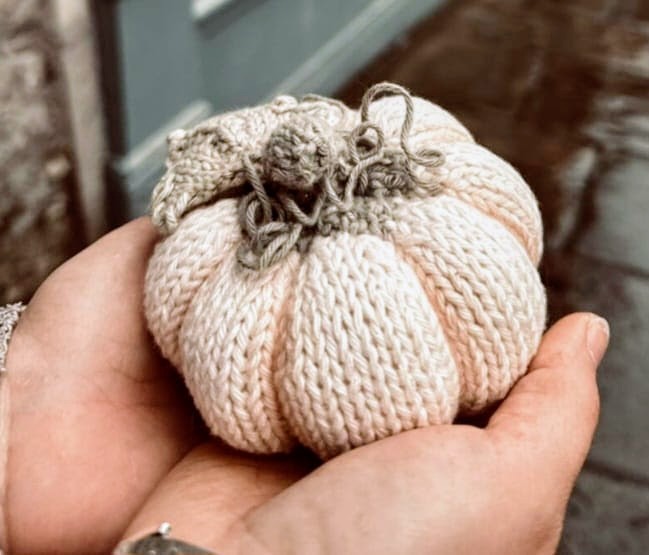Calling all crafters! 🎃🧡

Jo who adopted Indie &amp; Jess from us, has created a pumpkin knitting &amp; crochet pattern to raise funds for Greek Animal Rescue. £3 from each sale helps abandoned animals in Greece.

Get yours here: coolcrafting.co.uk/product/make-a…

Thanks, Jo &amp; <a href="/coolcrafting/">Sarah Peel</a>!
