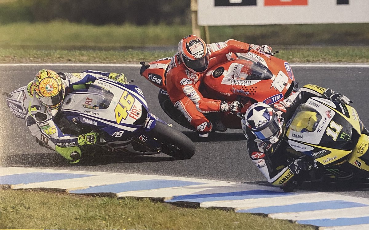 Ben Spies 🇺🇸
Nicky Hayden 🇺🇸
Valentino Rossi 🇮🇹
#Styles #MotoGP <a href="/BenSpies11/">Ben Spies</a> #RideOnKentuckyKid #VR46