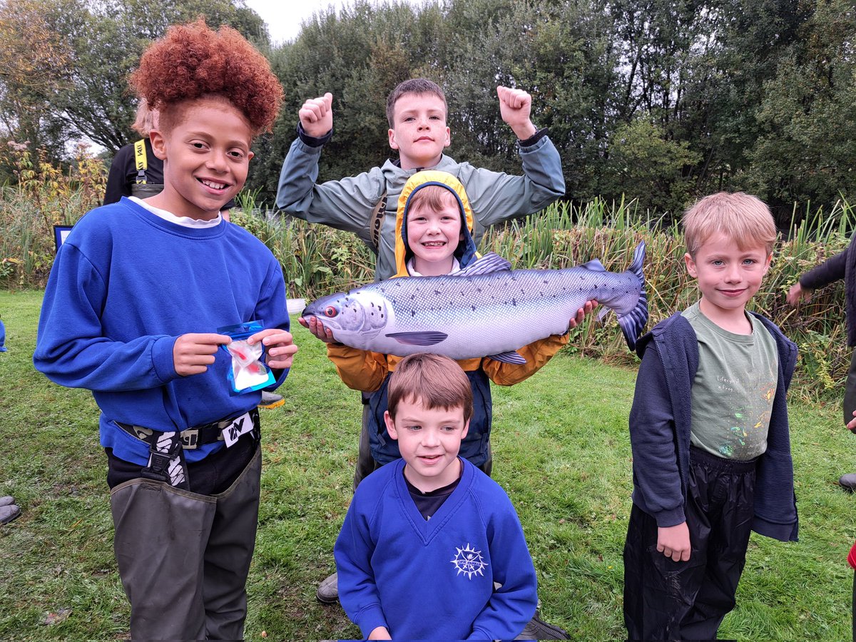 ARKennet's tweet photo. A HUGE thanks to The Wilderness &amp; River Keeper Jimmy for hosting, helping deliver an amazing day for the children. 
Our Salmon School partners are @Thames_RvrsTrst @SalmonAlliance The Salmon School @RiverThameCT @SE_Rivers_Trust @Thames21 @theriverstrust Cotswolds Rivers Trust https://t.co/zlKZY0MuxJ