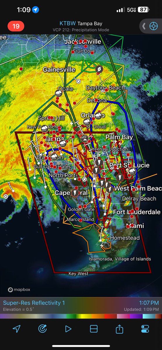 garrettmb's tweet photo. The amount of tornado warnings through Florida is unbelievable… https://t.co/aUS9fiEfaQ
