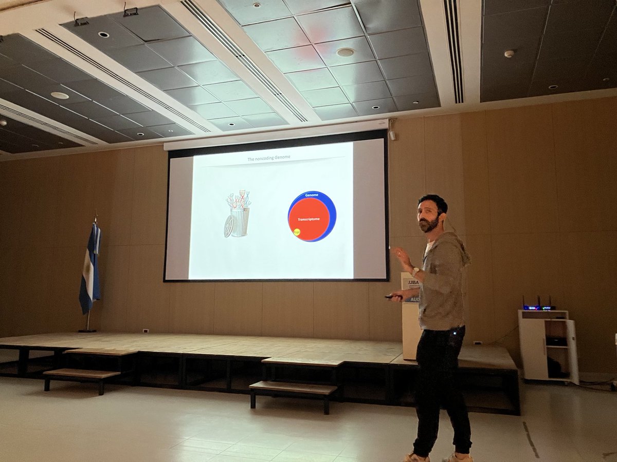 Empezaron las Jornadas de Epigenetica! Excelente charla de Federico Ariel ⁦<a href="/arg_epilab/">Federico Ariel</a>⁩
