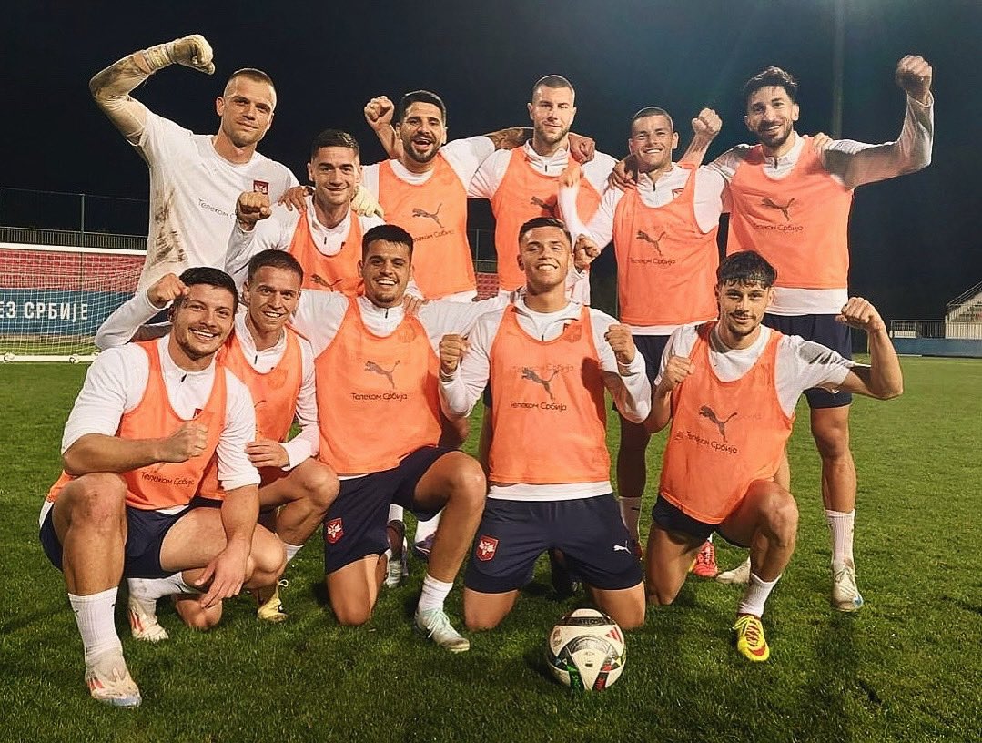 Fudbalski savez Srbije | FA of Serbia (@fssrbije) on Twitter photo 💪🏻🇷🇸 Победничка екипа на вечерашњем тренингу у Спортском центру Фудбалског савеза Србије.
#NationsLeague 💪🏻🇷🇸 Победничка екипа на вечерашњем тренингу у Спортском центру Фудбалског савеза Србије.
#NationsLeague