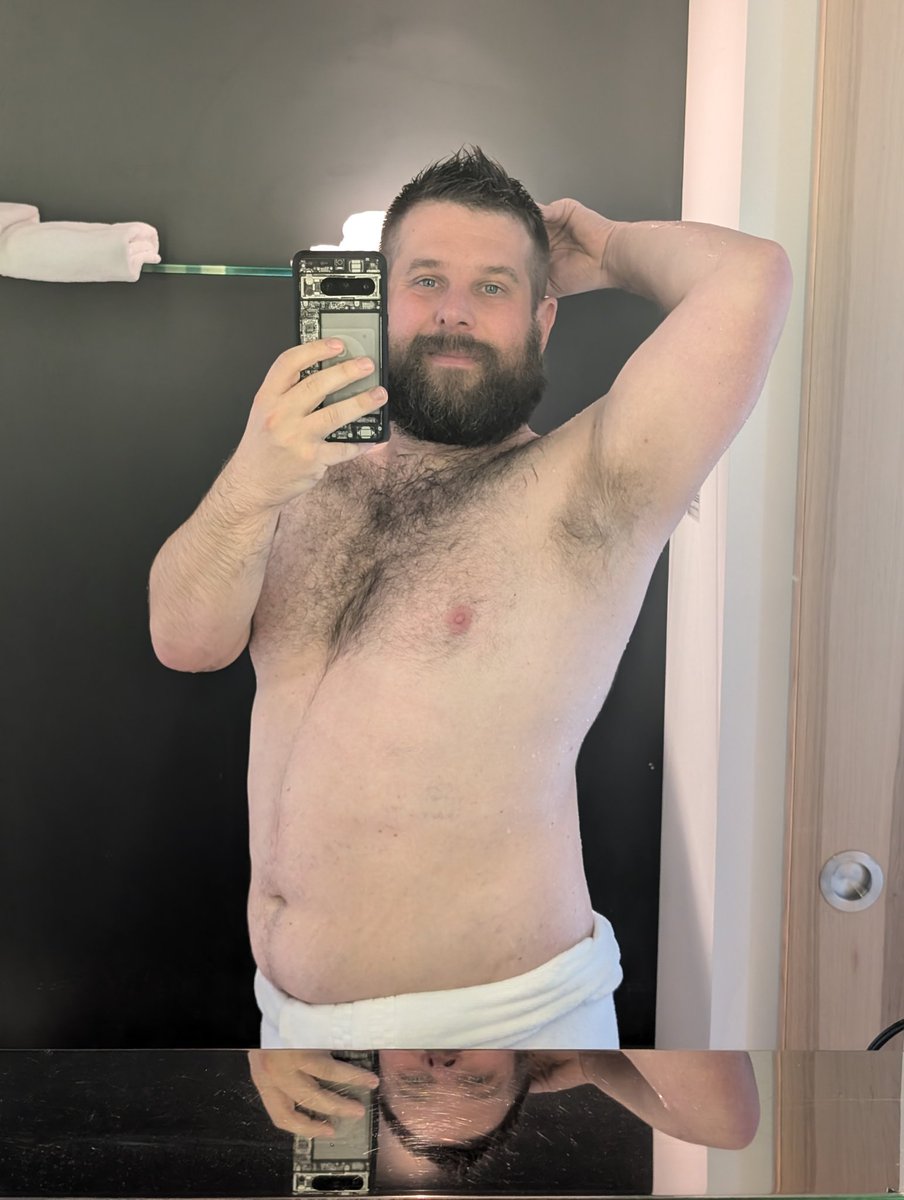 bootedinbc's tweet image. Hotel room lighting