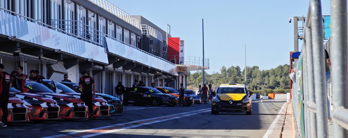 Difícil fin de semana en <a href="/CircuitValencia/">Circuit Ricardo Tormo</a> en el @gtcetspain donde los problemas técnicos nos tuvieron de cabeza todo el meeting con un motor que entraba en modo protección continuamente  aunque finalmente pudimos sacar adelante el meeting minimizando daños con dos cuartos puestos