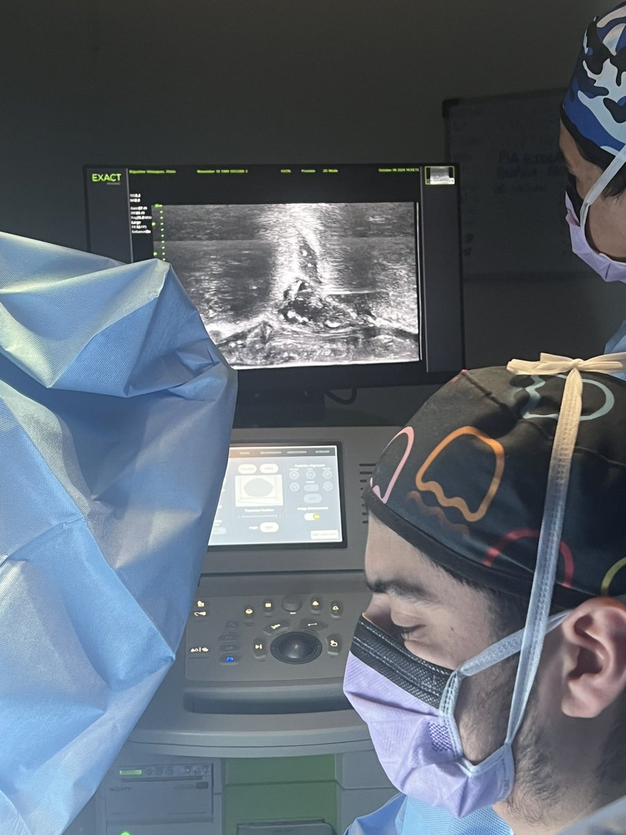 fseguradiazURO's tweet photo. Realmente contentos de seguir sumando tecnologías de vanguardia para nuestros paciente.

Nuestro centro cuenta hace 1 mes con el primer equipo de #Microultrasonido @ExactImaging @EDAPTMS para optimizar la detección #cancerprostata en red pública de hospitales 🏥 🇨🇱 @diegogavilan https://t.co/2f2f14meIK