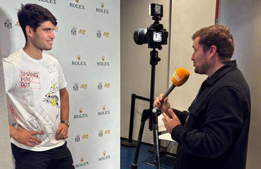 DeTennistafel's tweet photo. Met pijn en moeite is het @steffantennisnl en @Davavaki gelukt een moment te vinden om elkaar bij te praten over hun contrasterende tennisreizen. Van Belgrado tot Shanghai, De Tennistafel is erbij 👇
https://t.co/CGQK124IXp https://t.co/jTZtU8WxDF