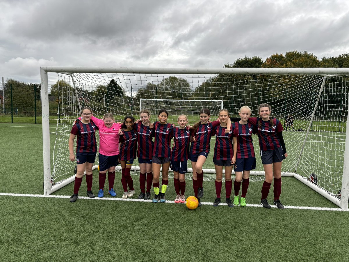 BSGDSport's tweet photo. FOOTBALL
Another night of football for our Under 13 squad. ⚽️

Unfortunately not the same result. Losing a close match against @chorltonhigh 3-0 in the @gmcsfa cup. 

Onwards and upwards to the next match. Well played team 👏 https://t.co/sVDkHFS0VO