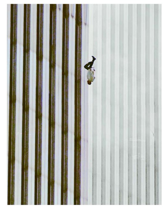 Imágenes históricas impactantes que (probablemente) no habías visto

🧵 Abro hilo

1. La inquietante foto del 11-S de Richard Drew de un hombre cayendo de las Torres Gemelas.