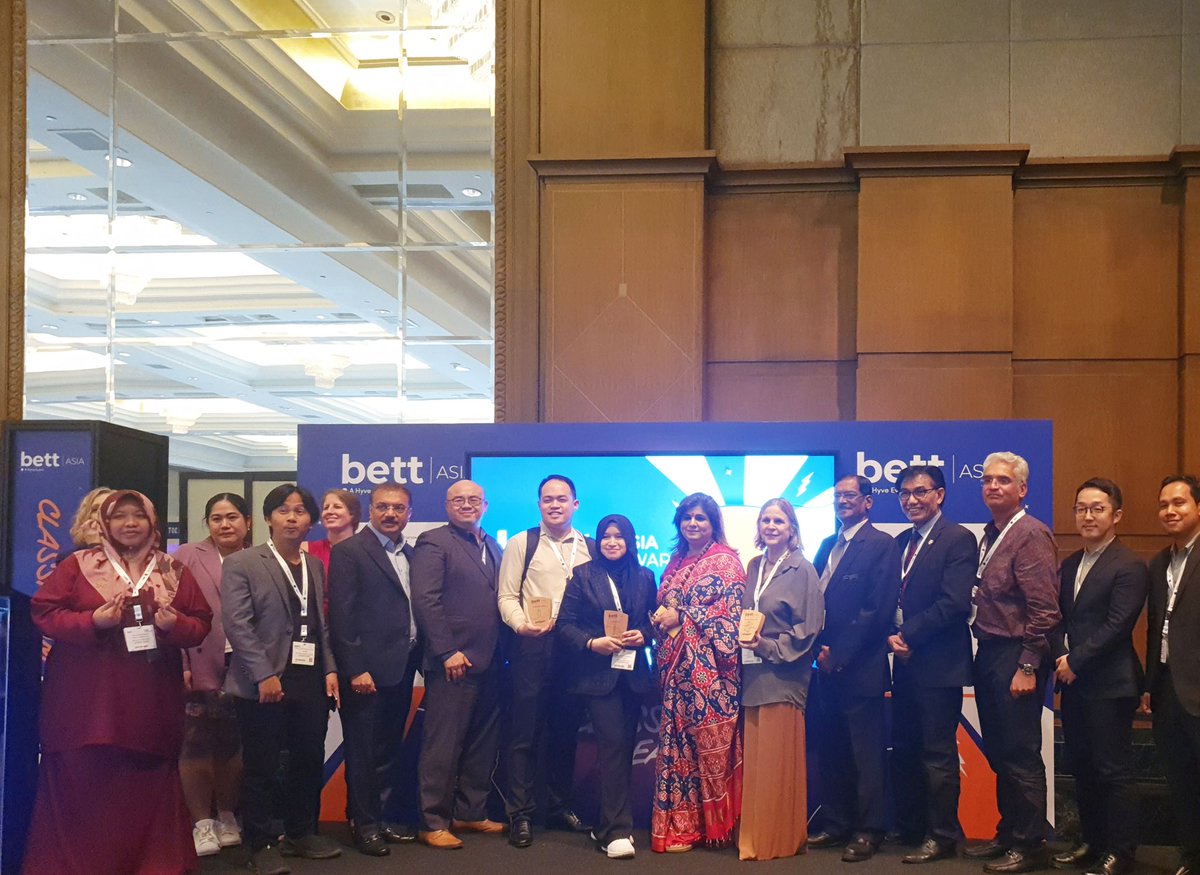 سوق أبوظبي للأوراق المالية (@adx_ae) on Twitter photo Abu Dhabi Securities Exchange congratulates <a href="/AlefEducation/">Alef Education</a> in achieving ‘The Disruptor Award’ at the globally renowned Bett Asia Awards.
#سوق_أبوظبي_للأوراق_المالية يهنئ شركة ألف للتعليم على حصولها على "جائزة المُبتَكِر "خلال حفل توزيع جوائز "بِت آسيا" المرموقة عالمياً. Abu Dhabi Securities Exchange congratulates <a href="/AlefEducation/">Alef Education</a> in achieving ‘The Disruptor Award’ at the globally renowned Bett Asia Awards.
#سوق_أبوظبي_للأوراق_المالية يهنئ شركة ألف للتعليم على حصولها على "جائزة المُبتَكِر "خلال حفل توزيع جوائز "بِت آسيا" المرموقة عالمياً.