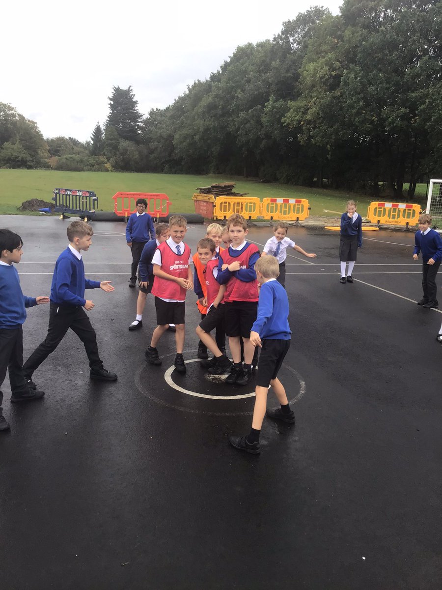 StLaurenceCE's tweet photo. Y5 really enjoyed playing an active game to model how particles are dissolved. #solute #solvent https://t.co/RDPUV6uQT8