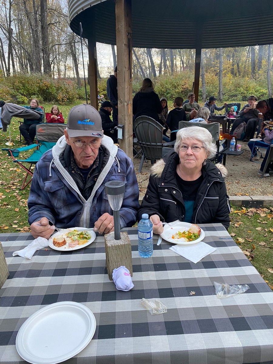 NeeraltaMfgInc's tweet photo. Last week we had the chance to get out of the shop and enjoy some quality time with the whole Neeralta team by enjoying a thanksgiving meal and and the beautiful outdoors!

#Neeralta #Teambuilding #Thankful #Albertaviews https://t.co/AYimBr8Mbu