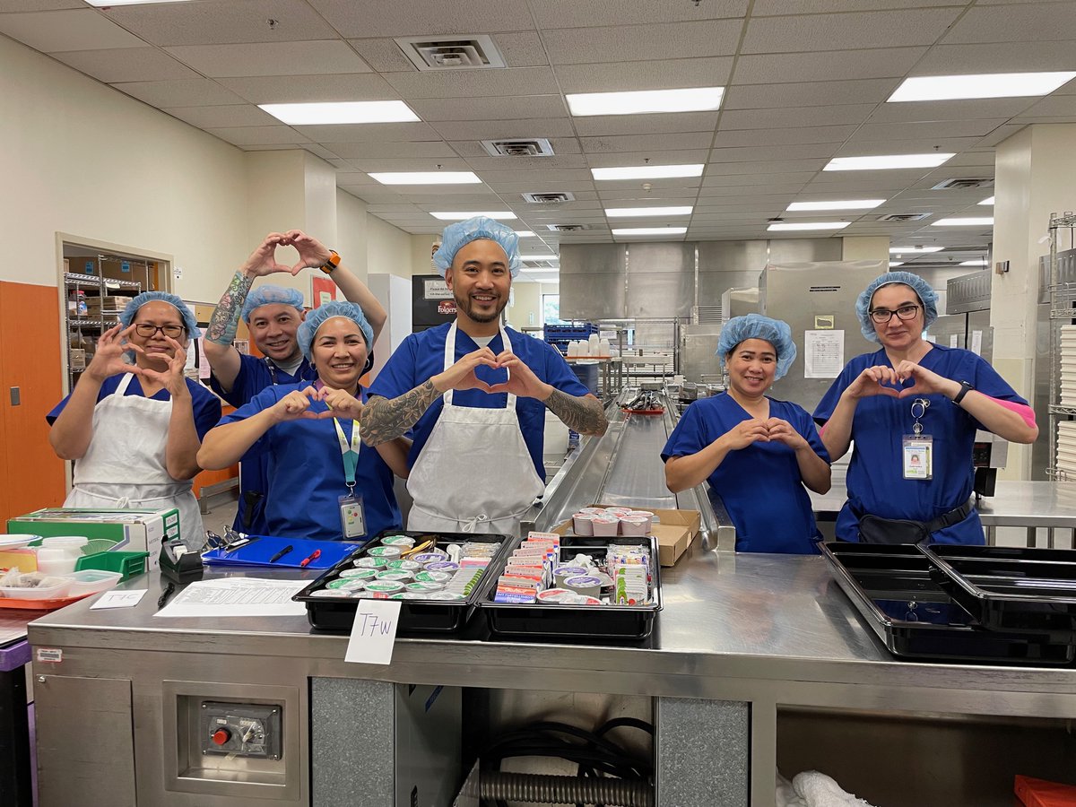 MGHToronto's tweet photo. Did you know our Food Services Department produces 1,200+ meals every day that meet patients’ nutritional &amp; dietary needs? For #HealthcareFoodServiceWorkersWeek, we’re recognizing this incredible team &amp; their efforts in getting our patients the right meal at the right time! 💚🍽️ https://t.co/OvYfcA71uu