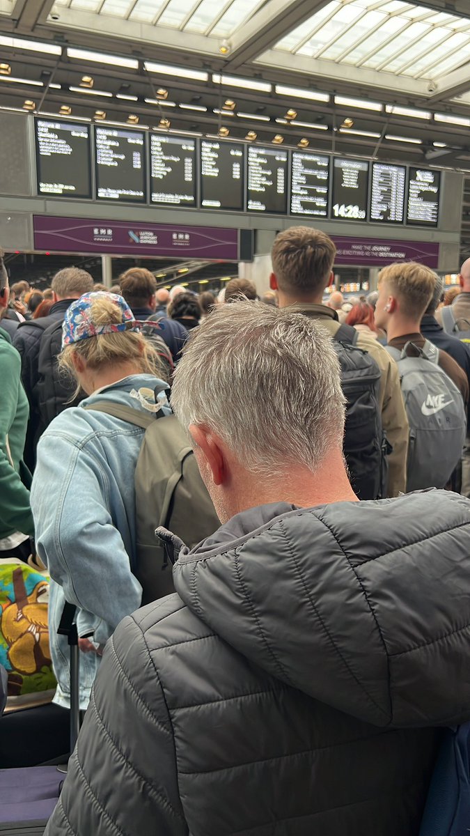 POV: when you’re in the South but live in the North and there’s a fire at Stevenage that closes  King’s Cross 😬