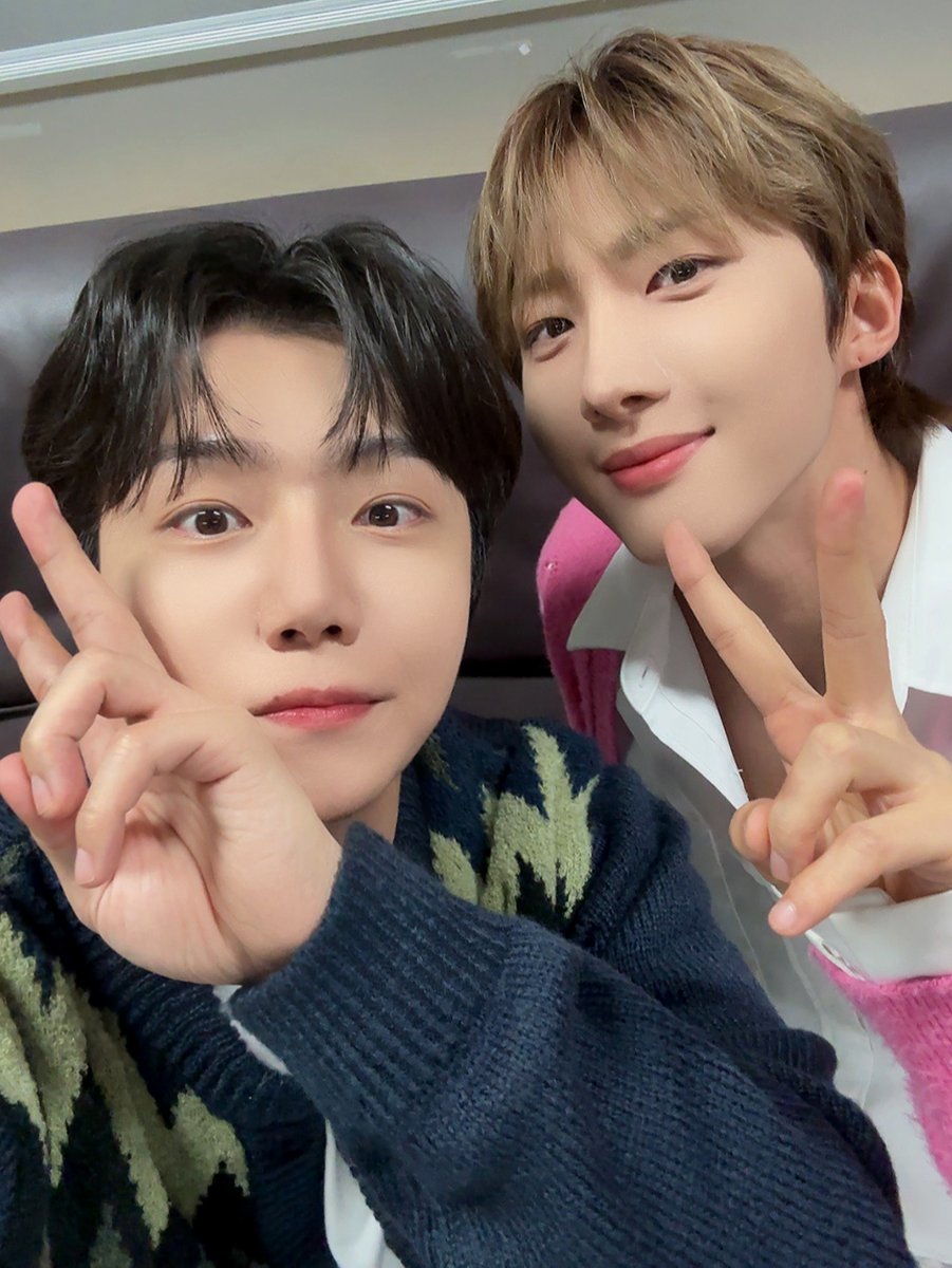 CUBE_PTG's tweet photo. [📸] 241009 @ MBC FM4U <김이나의 별이 빛나는 밤에>

#펜타곤 #PENTAGON
#진호 #JINHO
#후이 #HUI https://t.co/vbOFy1cm1u