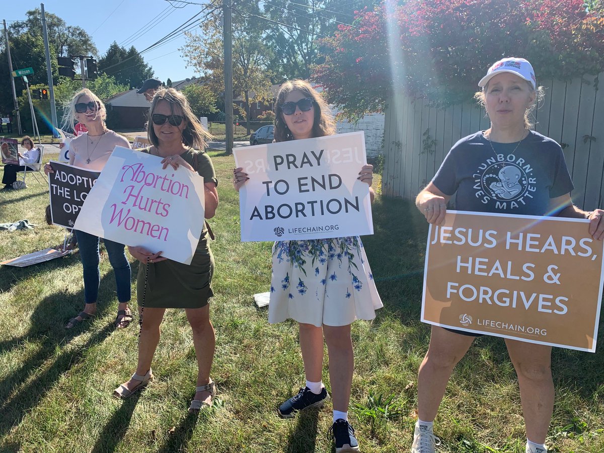 Thank you to everyone who joined the Life Chain this past Sunday! 🙏 Together, we stood in peaceful witness to the value and dignity of every life.