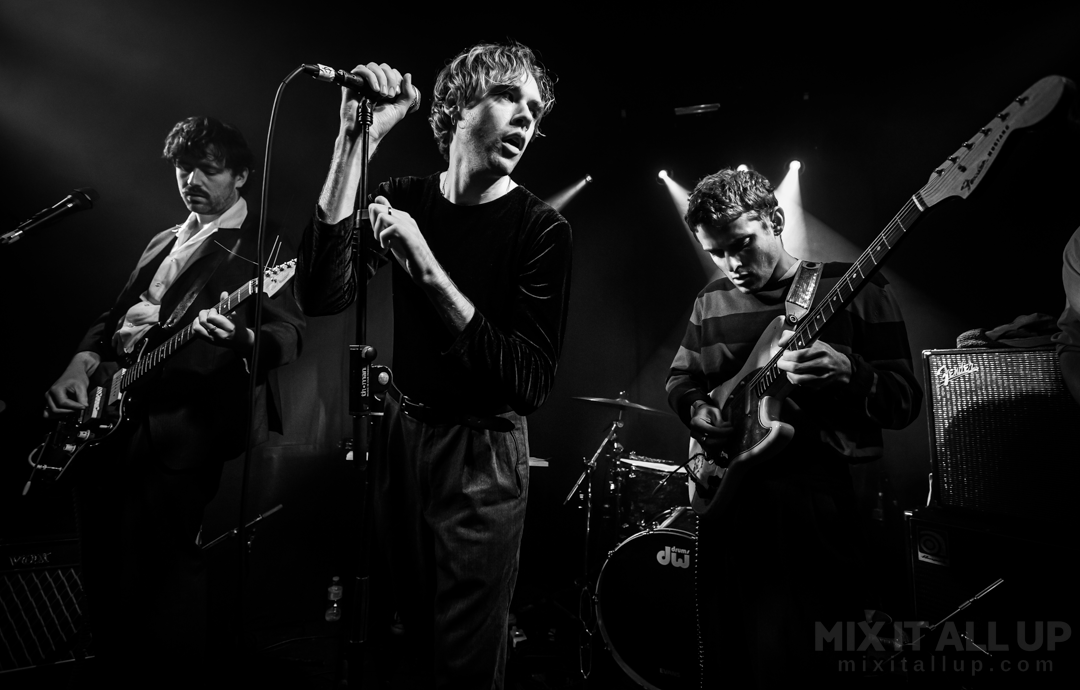 MixingItAllUp's tweet image. Photos: @nightcurrents Festival, Portsmouth – 05/10/2024 (Part 1)

Featuring: @xhumaninterestx , congratulations, Flat Party, @wearecowz , @PagsKennedy and @arxxband !

See more photos here: mixitallup.com/2024/10/09/pho…