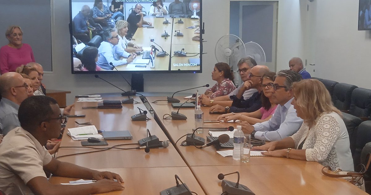 FidelACN_Cuba's tweet photo. #ACN reporta. Como una oportunidad para ampliar vínculos con sus connacionales residentes en otros países, en el ámbito de las tecnologías de la información, fue calificado el I Foro empresarial Cubanos TIC, que sesiona en La Habana. #JuntosPorCuba. @ACN_Cuba https://t.co/ahmhiGUOtf