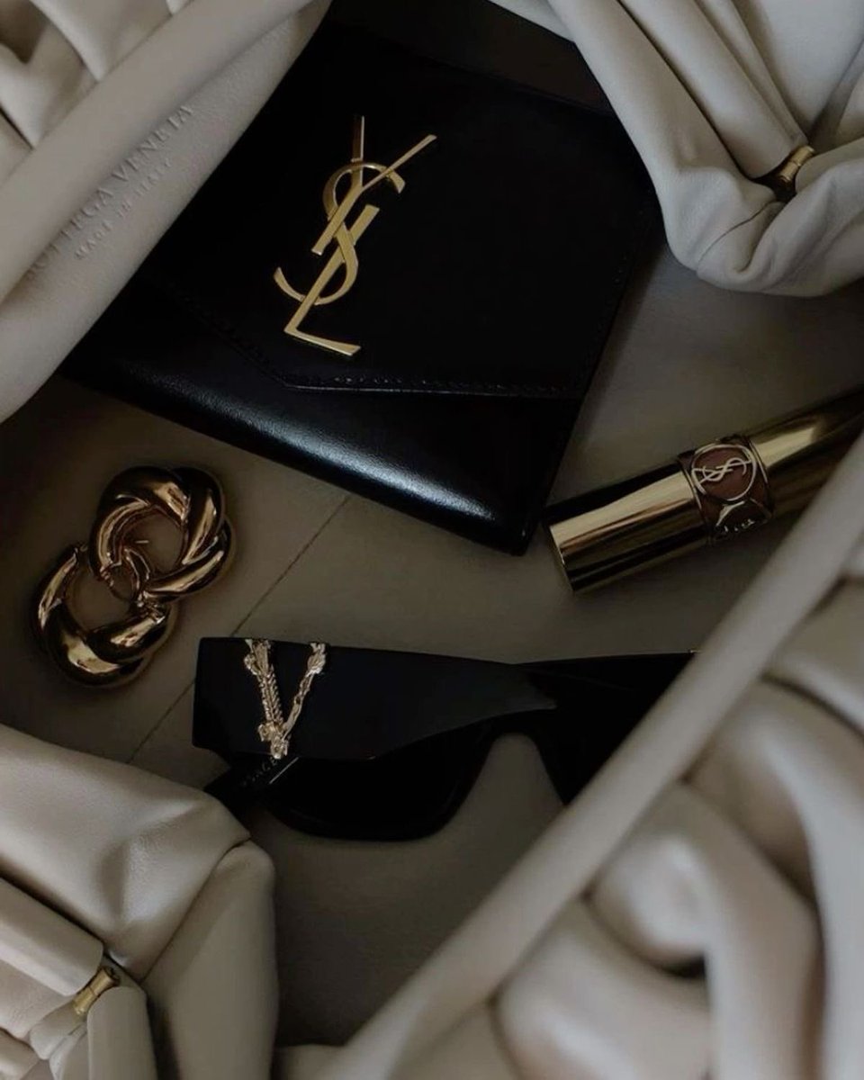 modernlilithh's tweet photo. ysl girlie ✨ https://t.co/TDWfmikUX9