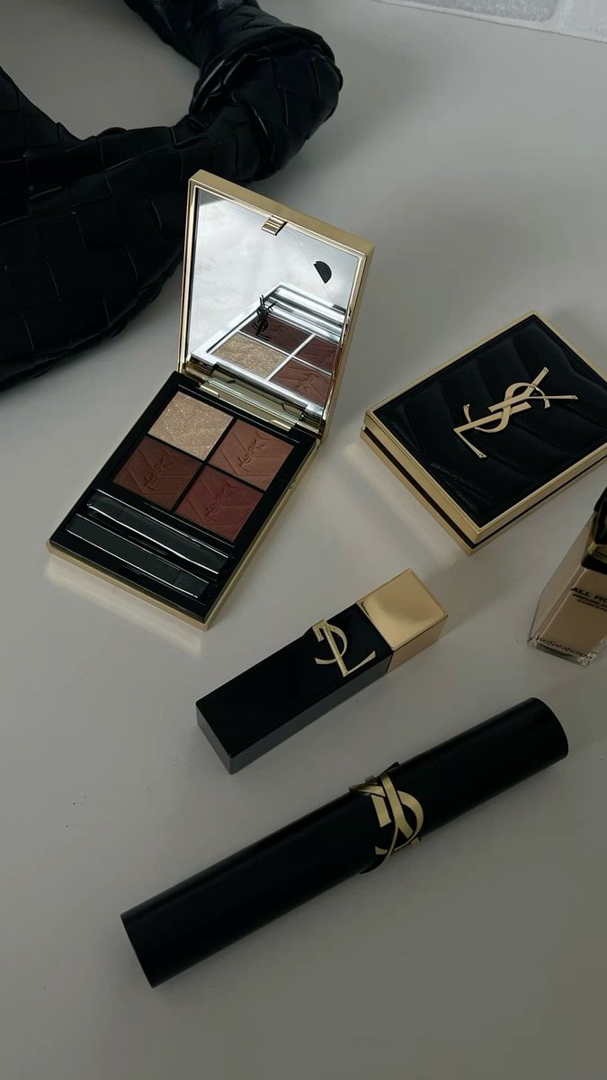 modernlilithh's tweet photo. ysl girlie ✨ https://t.co/TDWfmikUX9